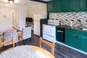 featured image of 1404 Park St #B