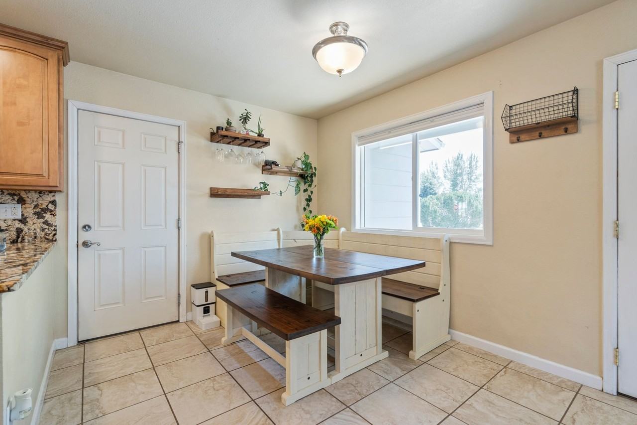 4126 Hayes Ave - Photo 6 of 27