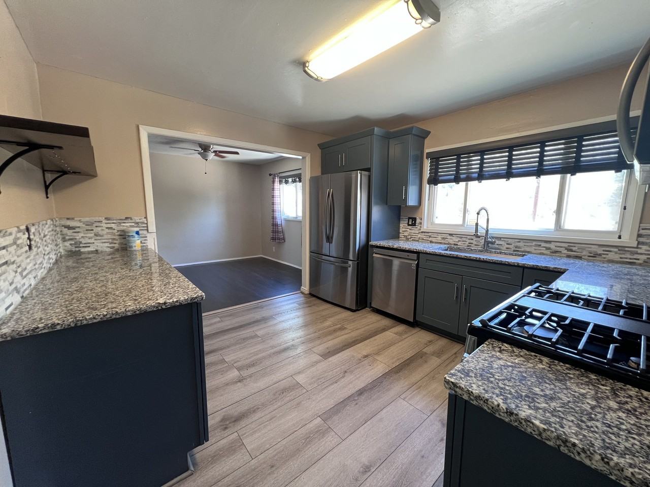 1512 Hoffman Dr Ne - Photo 3 of 20