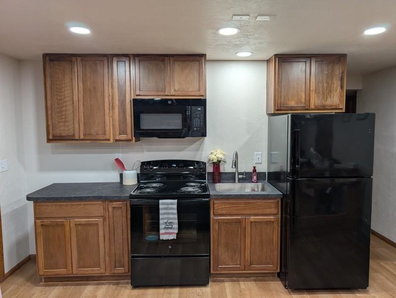 330 Sw - Photo 3 of 7