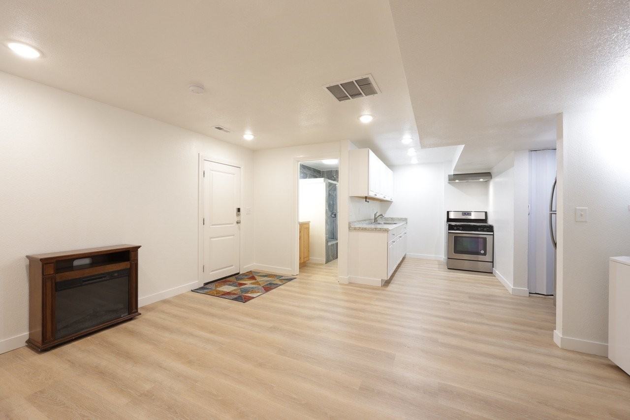 534 Firestone Dr #2 - Photo 4 of 9