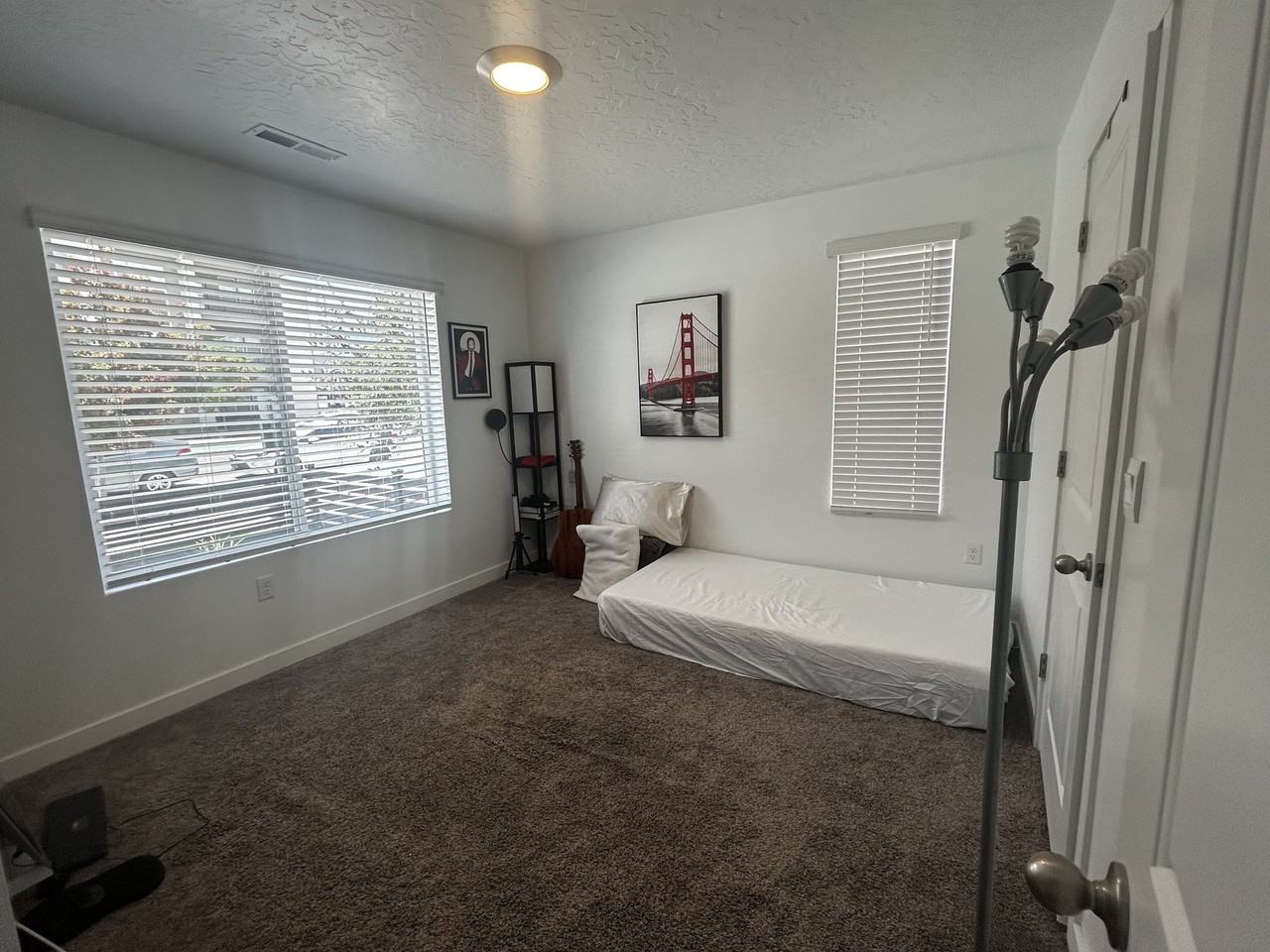 323 Sw - Photo 2 of 8