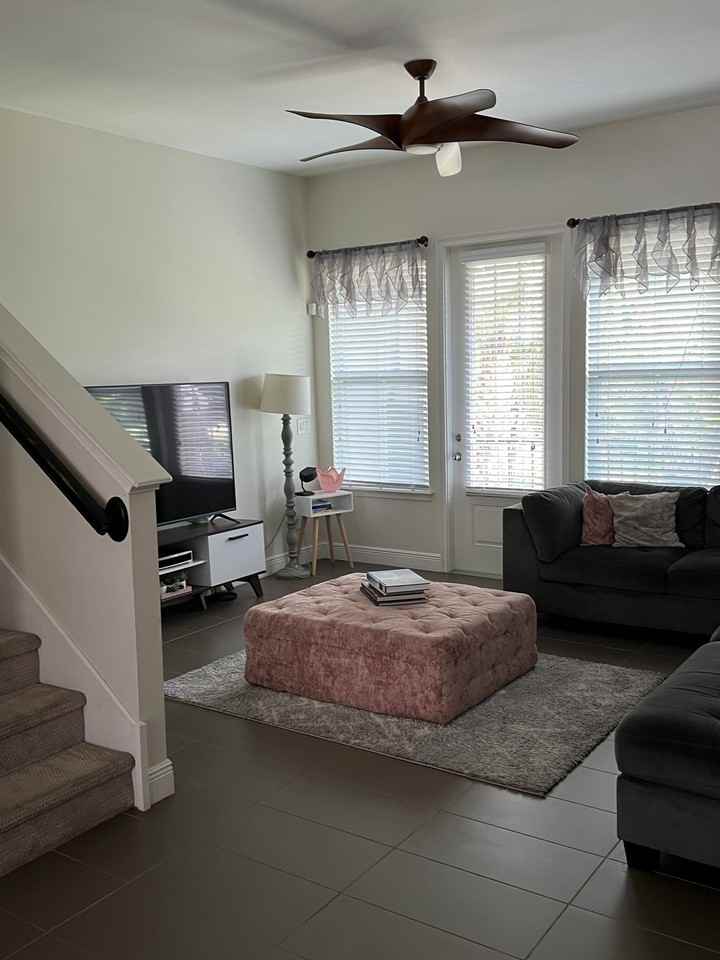 525 Lanark Ct - Photo 3 of 15
