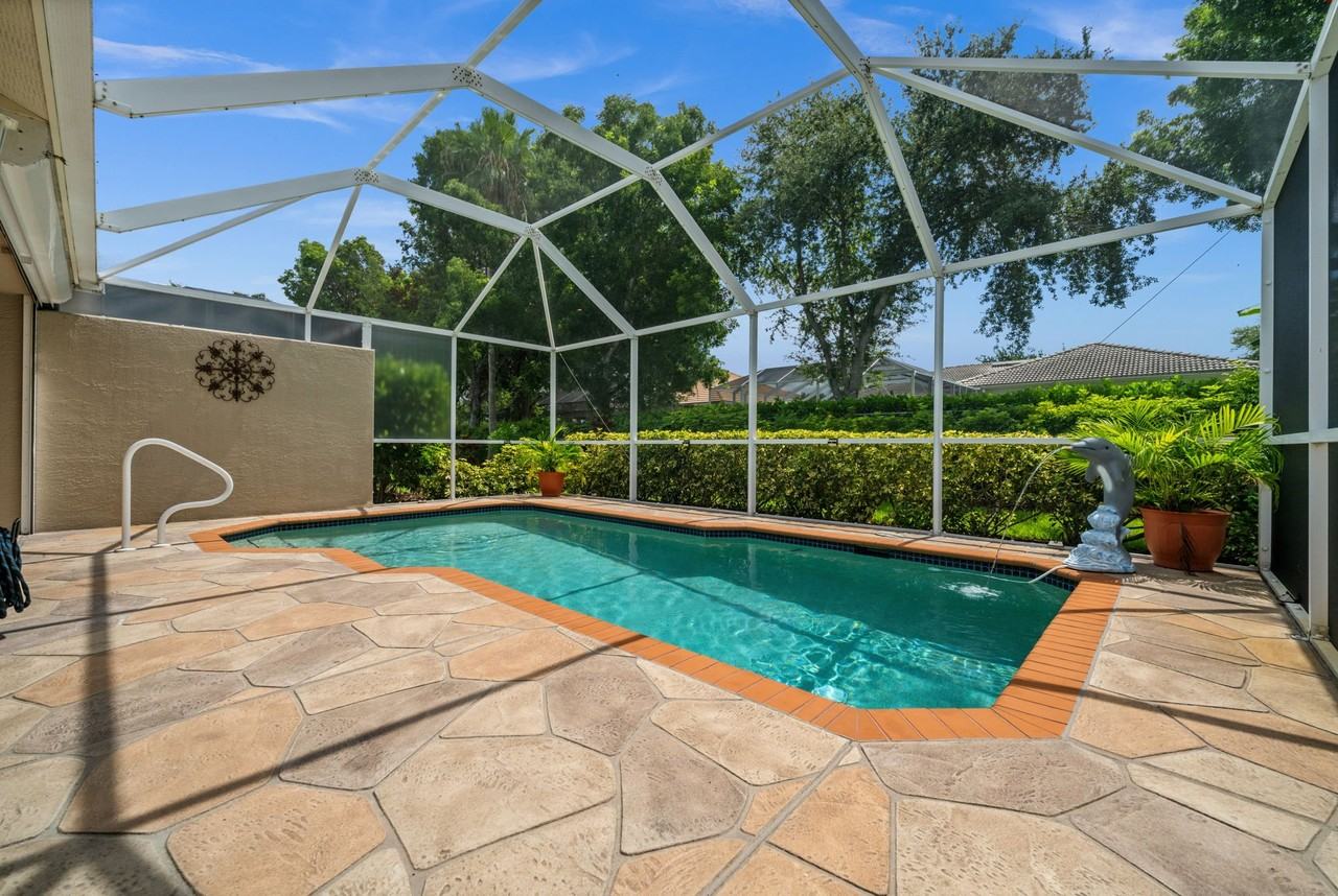 8167 Ibis Cove Cir