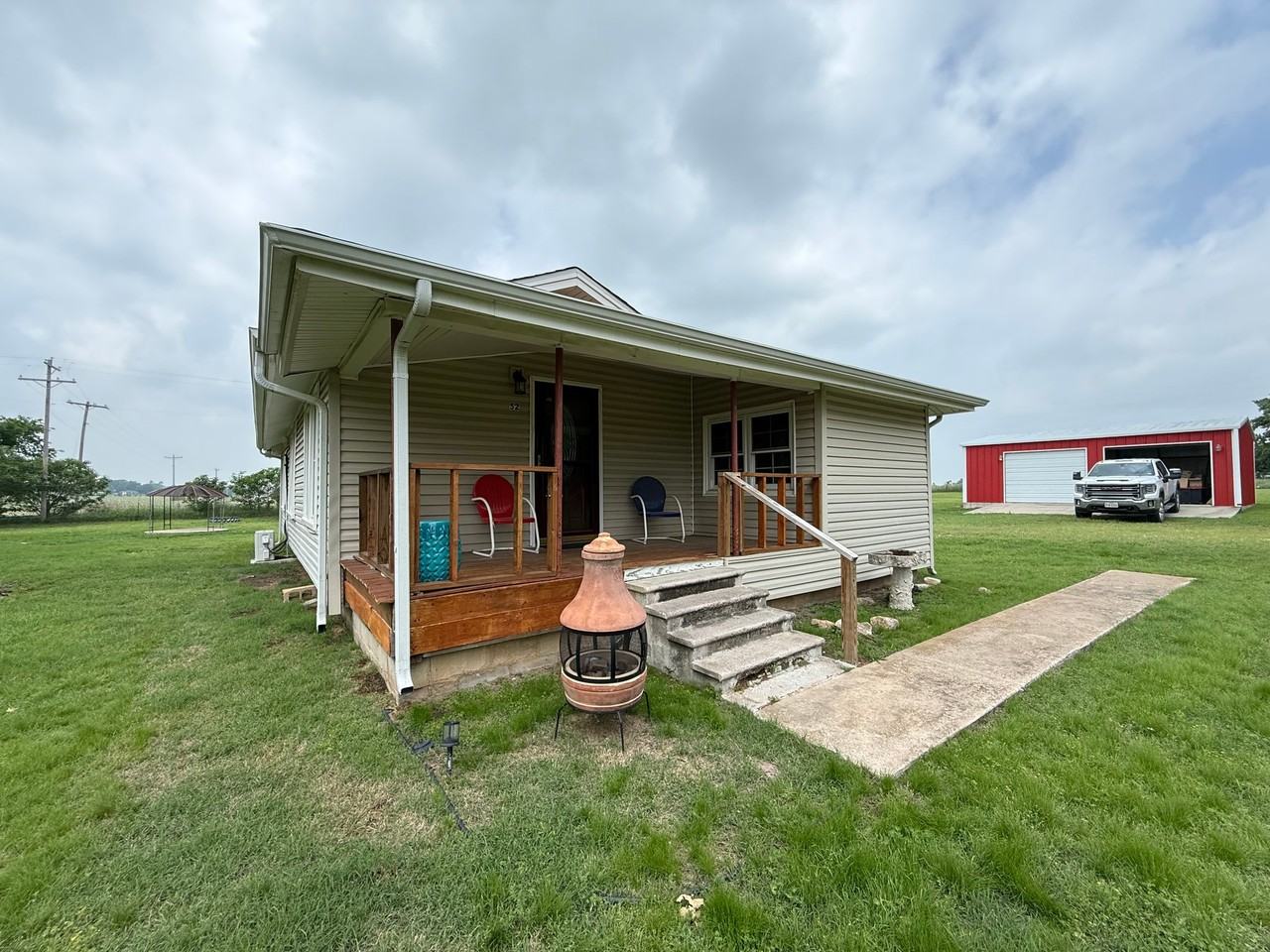 52 Blossom Dr - Photo 2 of 9