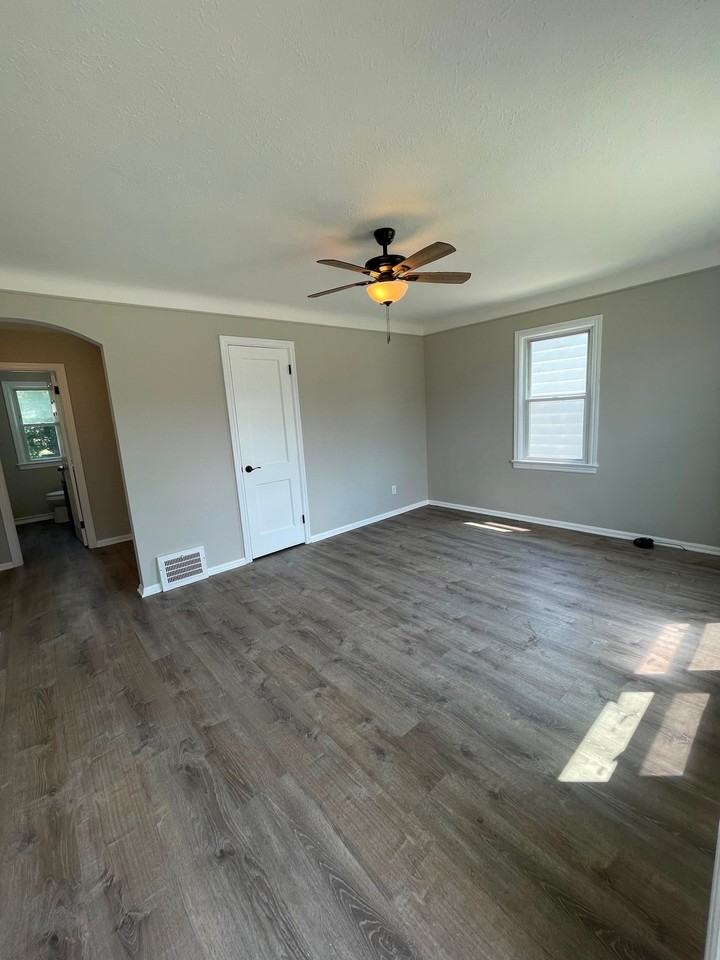 2910 Brookdale Ave - Photo 5 of 15