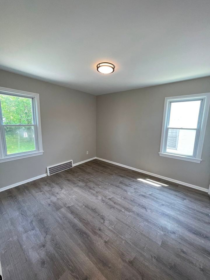 2910 Brookdale Ave - Photo 6 of 15