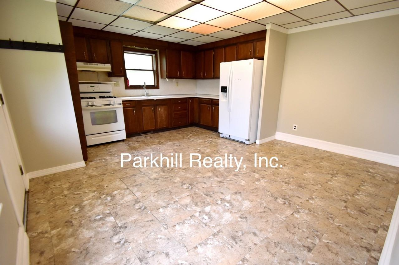 824 William St - Photo 5 of 12