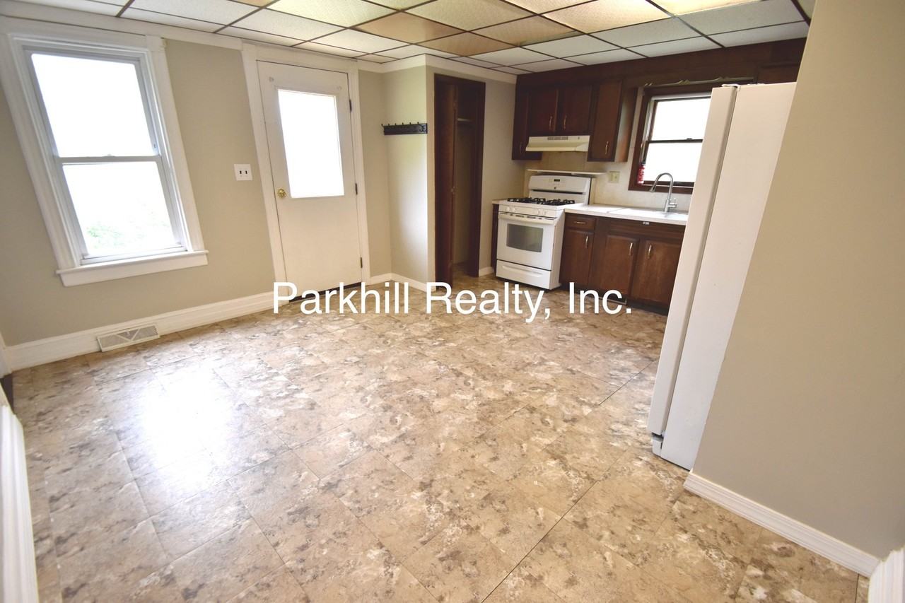 824 William St - Photo 6 of 12