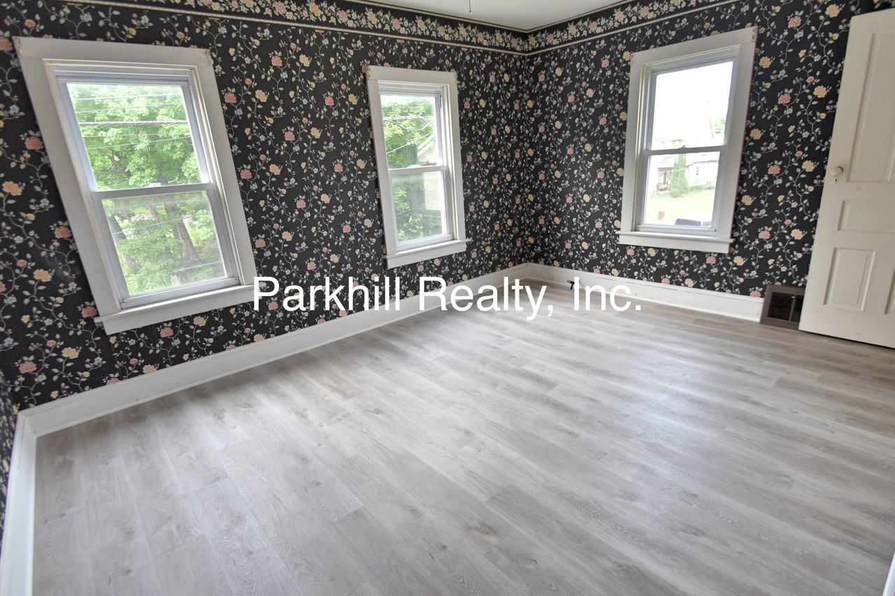 824 William St - Photo 7 of 12