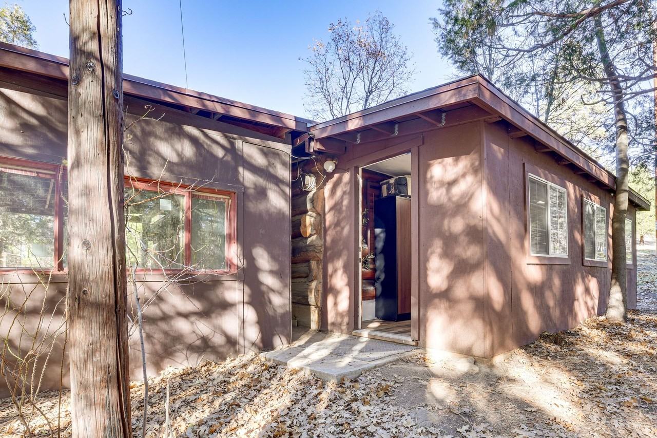 10545 Sunrise Highway - Photo 2 of 21