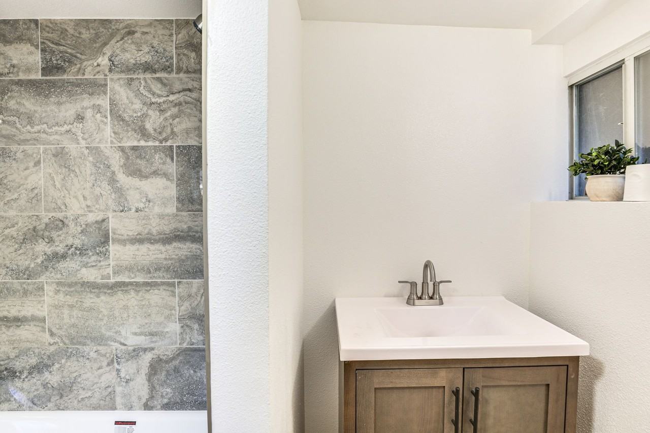 10545 Sunrise Highway - Photo 4 of 21