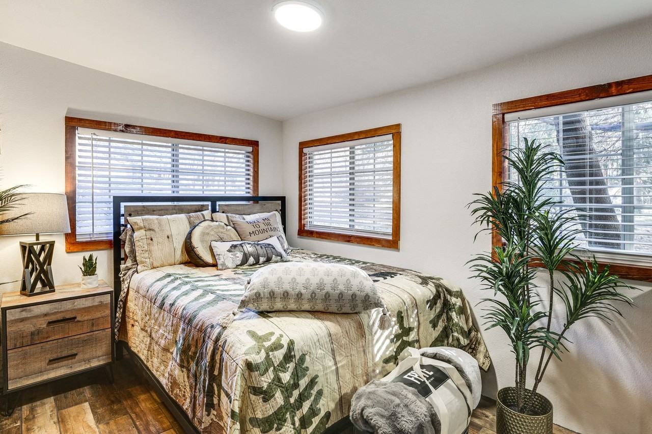 10545 Sunrise Highway - Photo 5 of 21