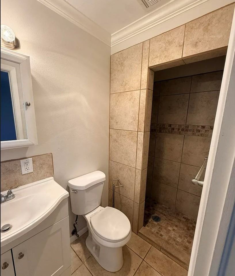 3140 W 8th St - Photo 5 of 13
