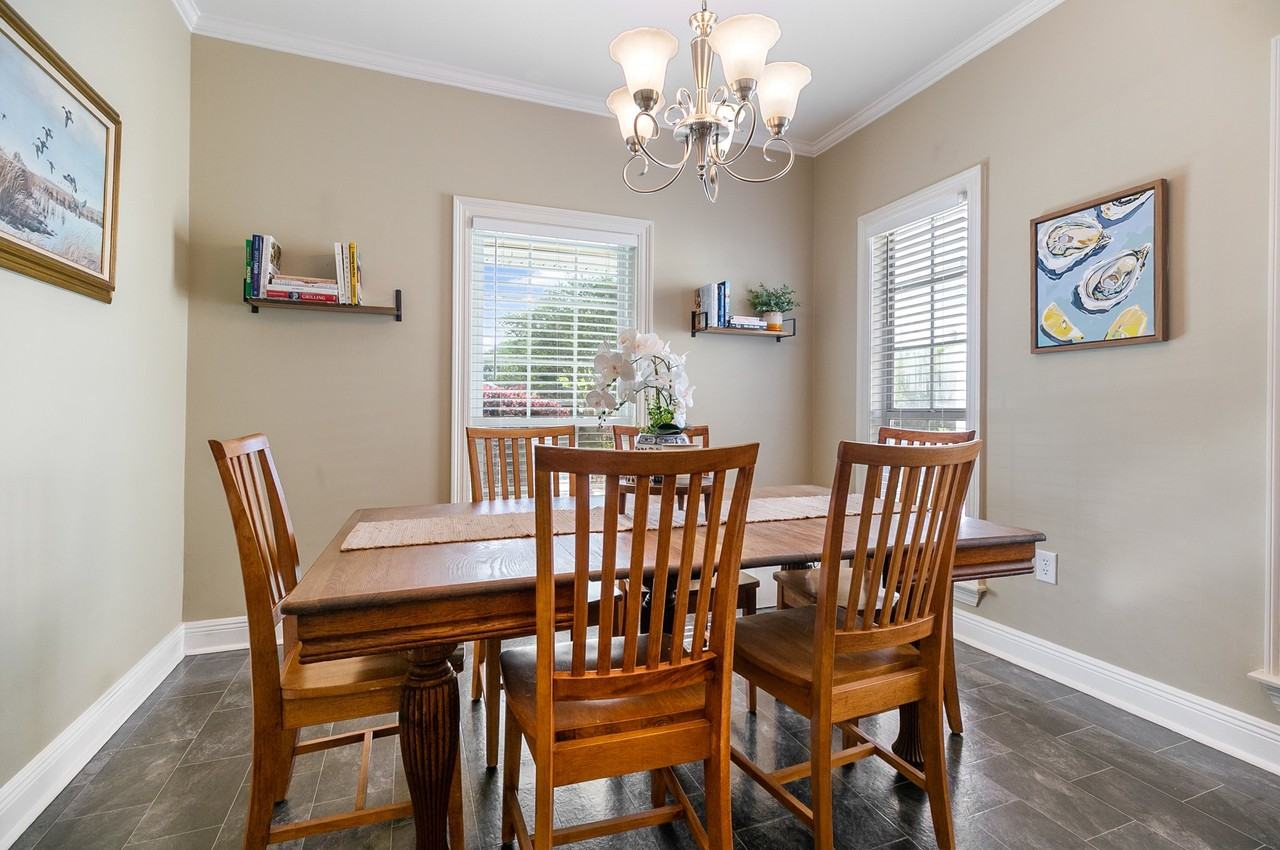 1463 Patrick Dr - Photo 4 of 15