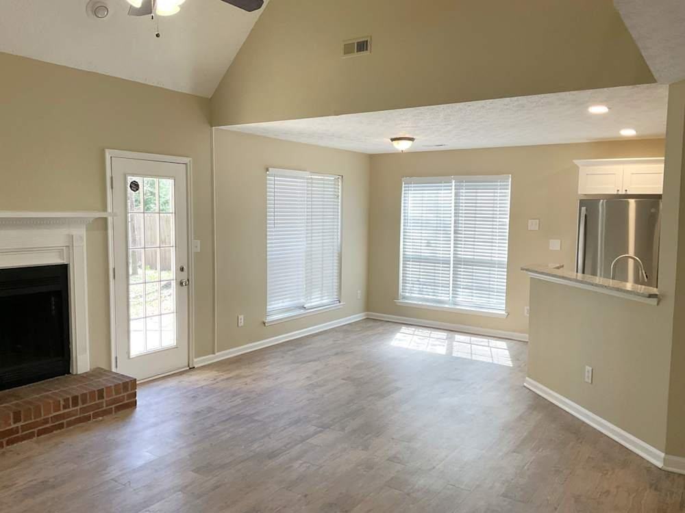 554 Horseshoe Cir #183 - Photo 2 of 9