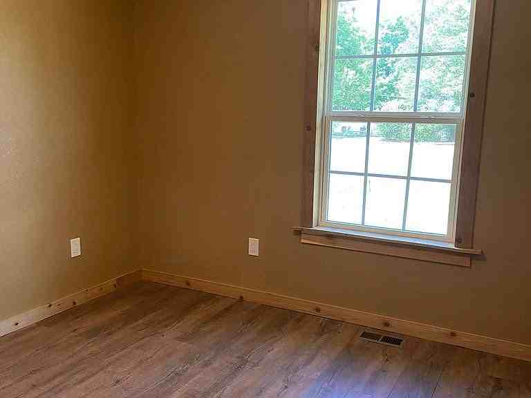 1214 E 2nd St - Photo 3 of 16