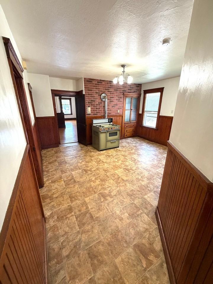 49/51 Houghton St #2 - Photo 3 of 13