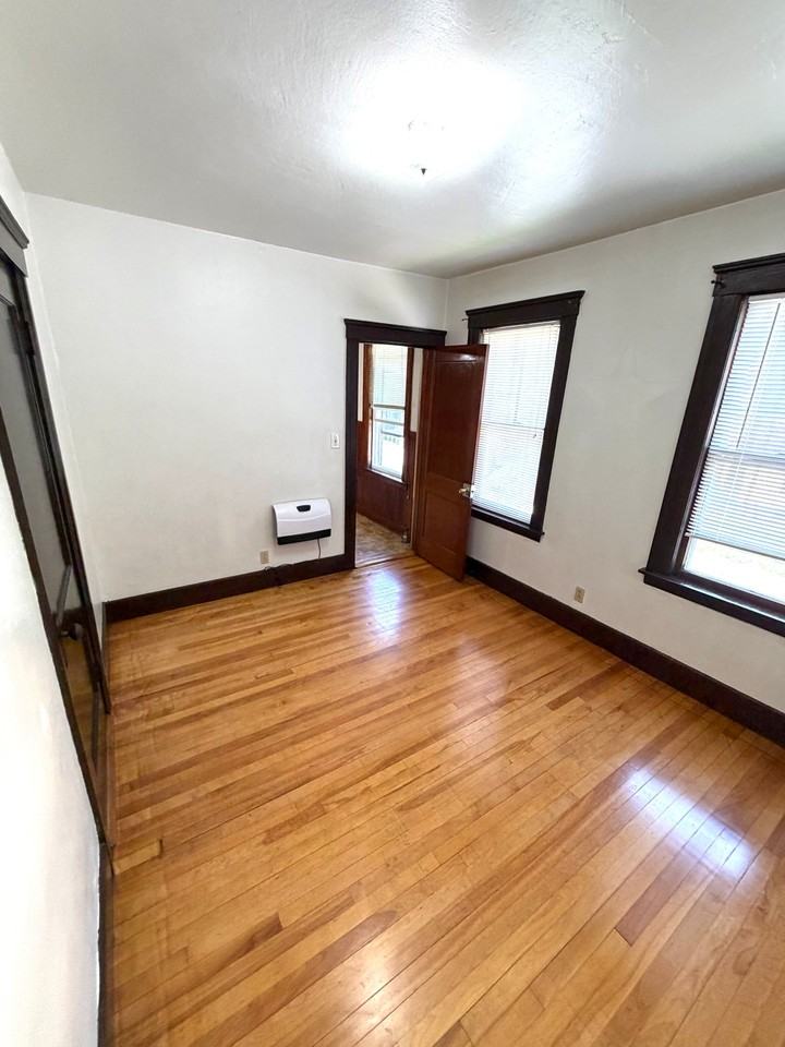 49/51 Houghton St #2 - Photo 6 of 13