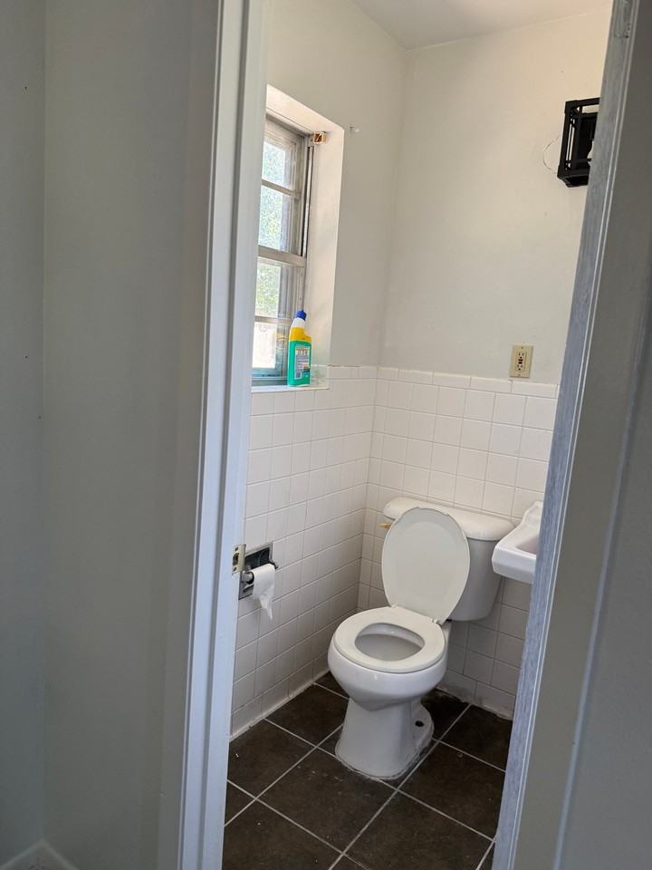 705 Pillar St - Photo 7 of 20