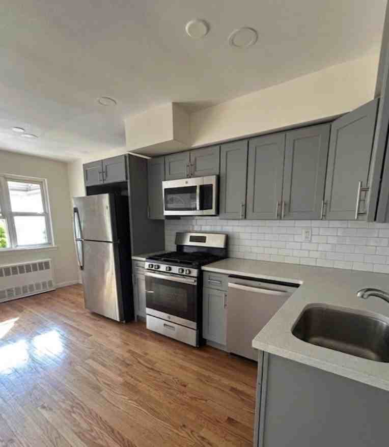 964 E 100th St - Photo 6 of 10