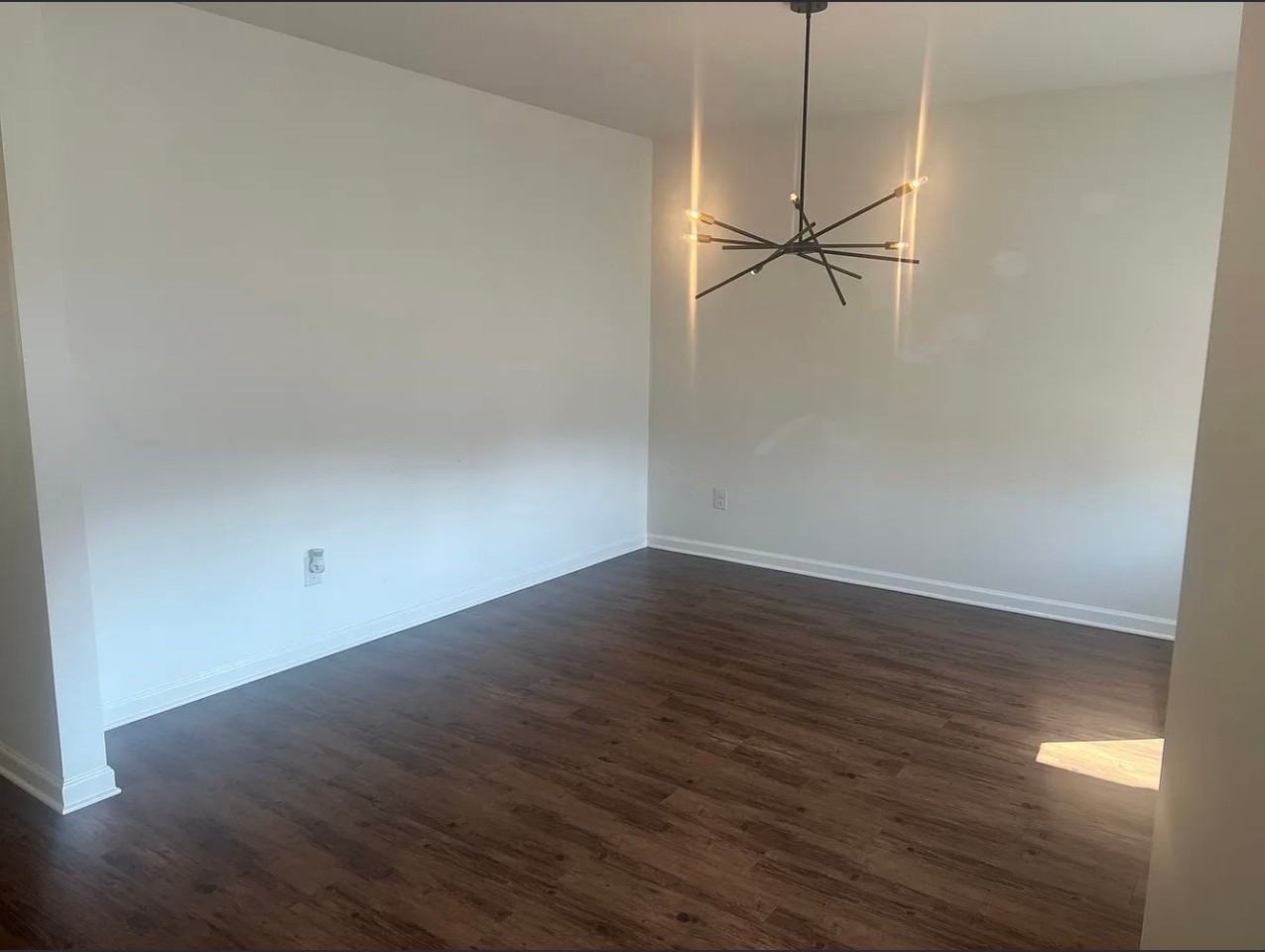4599 Woodford Cir - Photo 3 of 18