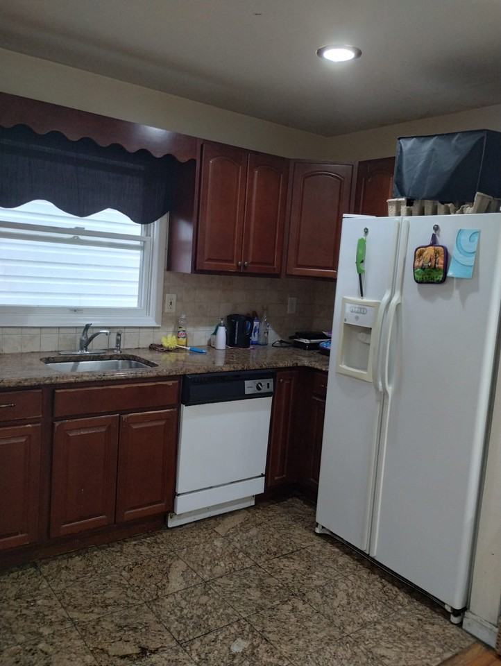 15 Stagg St #1 - Photo 4 of 9
