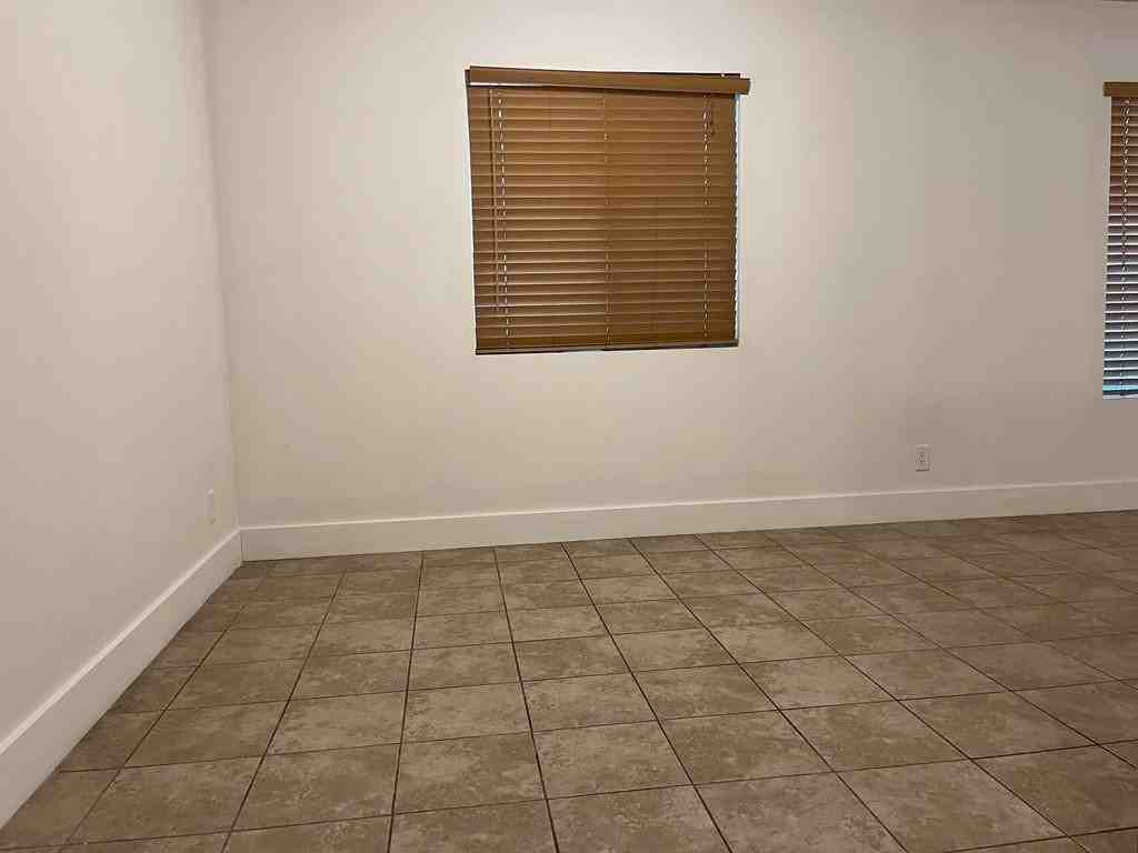 223 S Montgomery St #2 - Photo 4 of 14