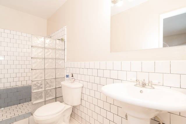 640 Elm Ave - Photo 3 of 10