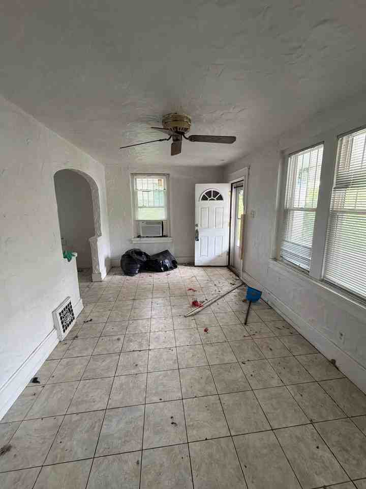 5619 Janet Ave - Photo 5 of 13