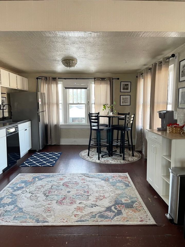 134 S Main St - Photo 3 of 13