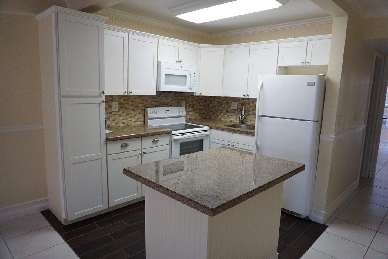 34 Andover B - Photo 2 of 17