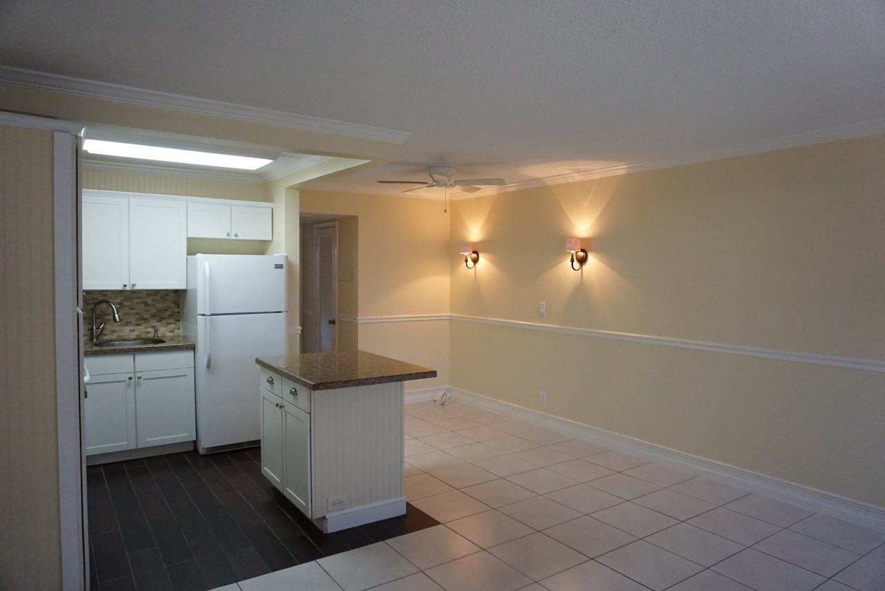 34 Andover B - Photo 3 of 17