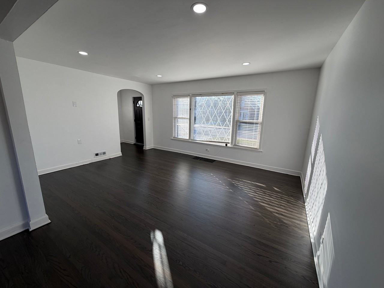11341 S Ada St - Photo 3 of 10