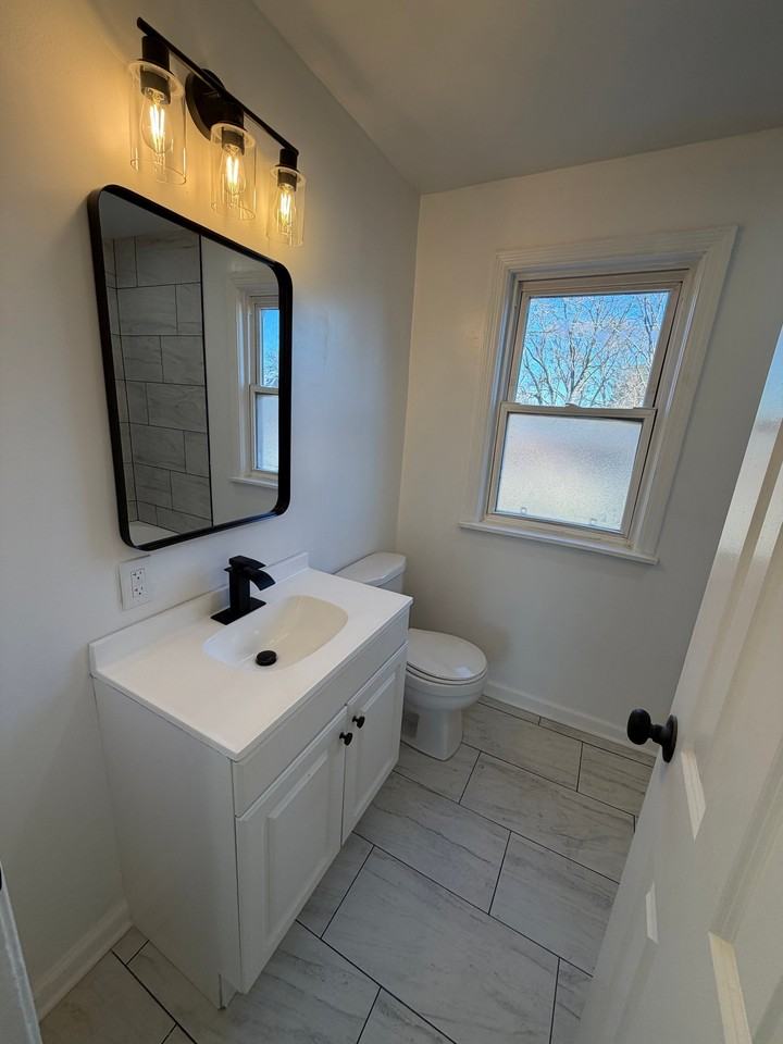 11341 S Ada St - Photo 6 of 10