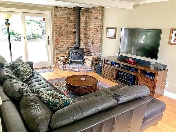 198 Wolfpit Ave - Photo 5 of 15