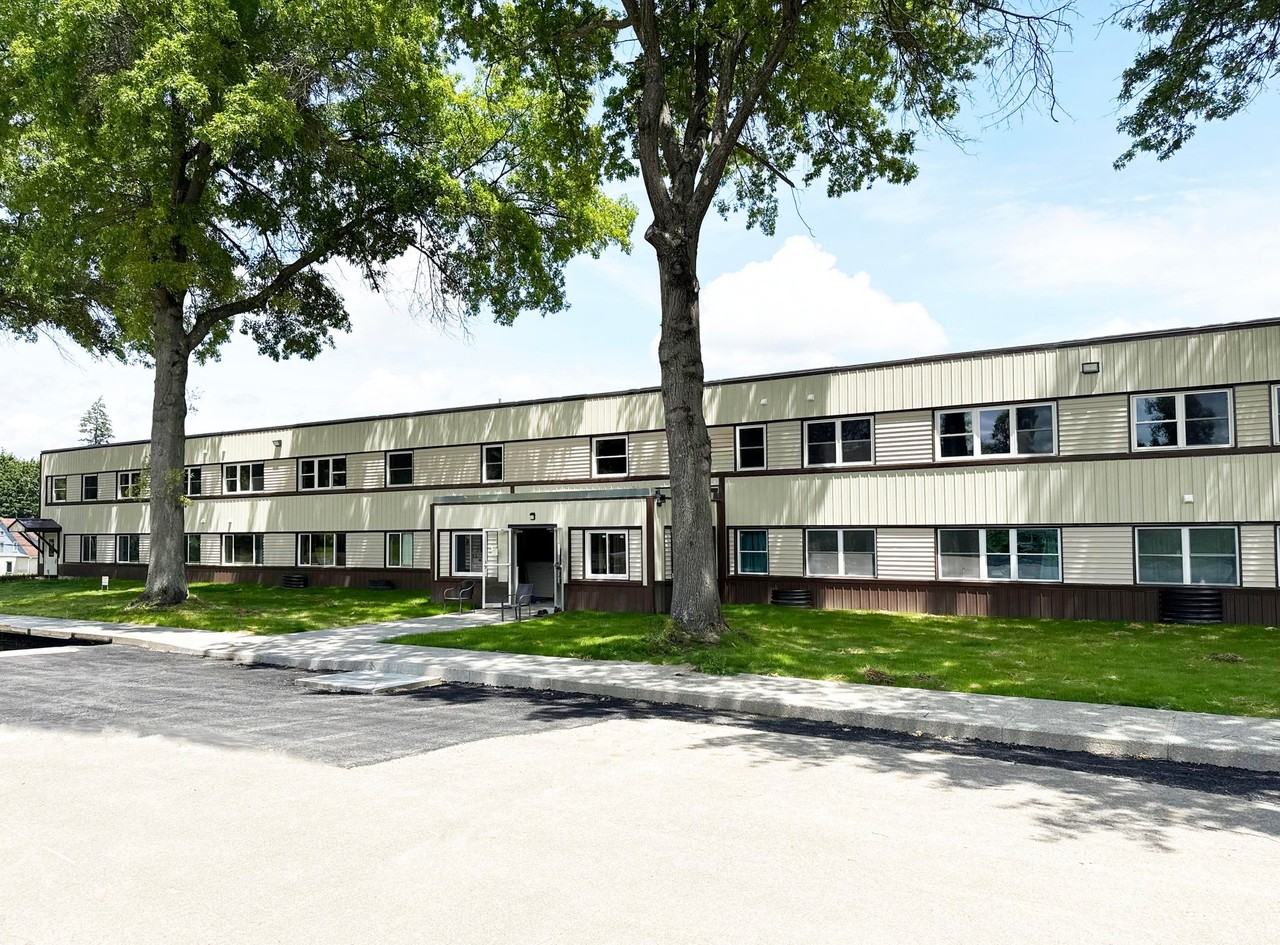 423 Baker St #1