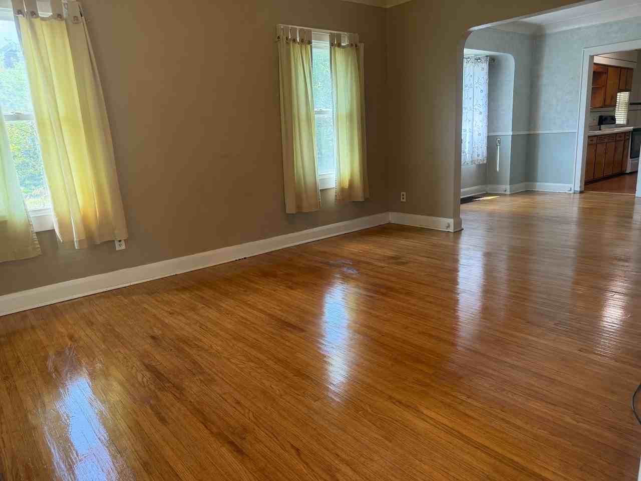 3333 Blackstone Dr - Photo 2 of 10