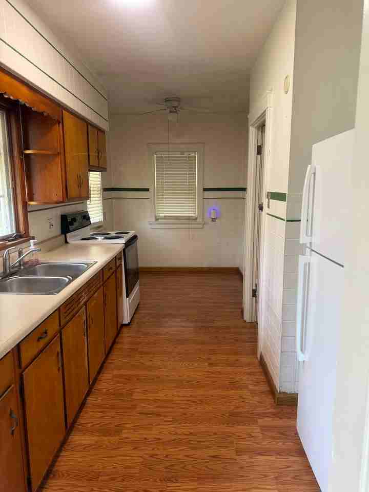 3333 Blackstone Dr - Photo 4 of 10
