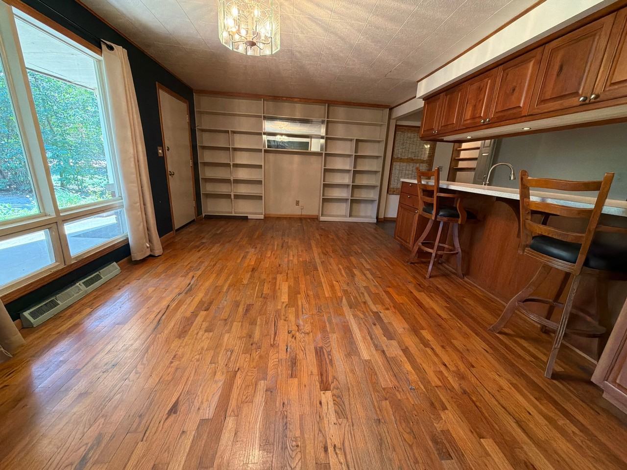 105 Hankins Ln - Photo 3 of 15