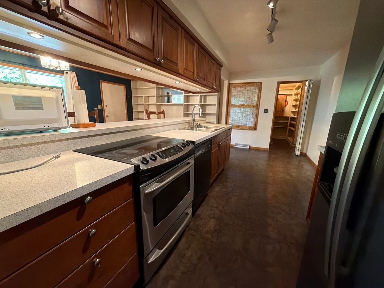105 Hankins Ln - Photo 6 of 15