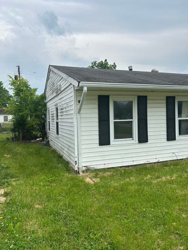 722 Saint Paul Dr - Photo 2 of 20