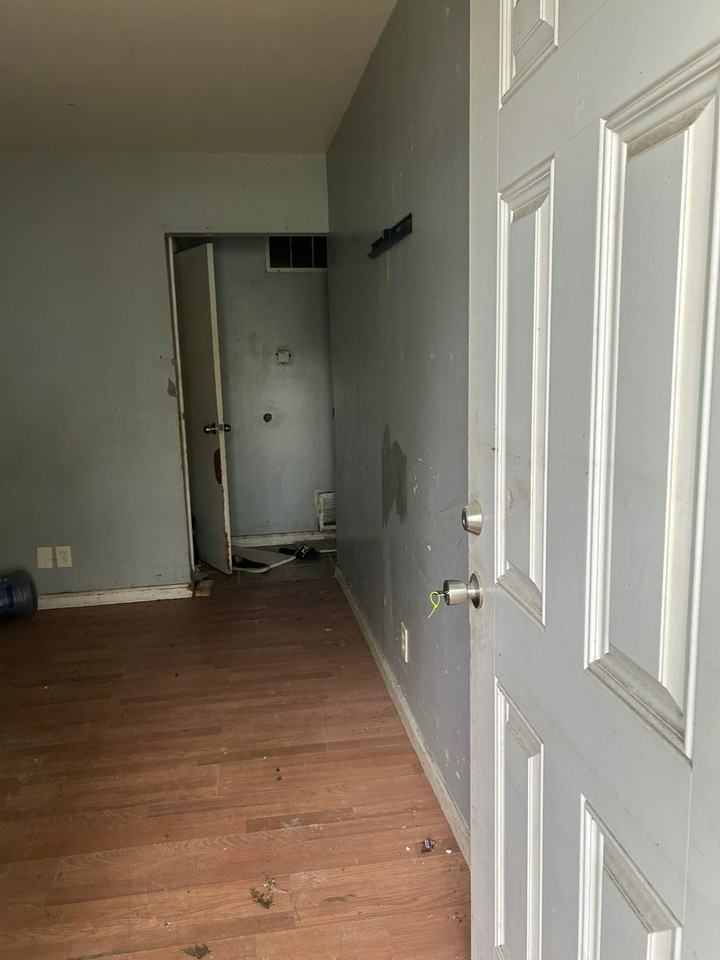 1320 Williams St - Photo 6 of 13