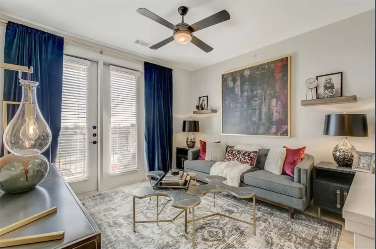 111 W Davis St #2425 - Photo 7 of 20