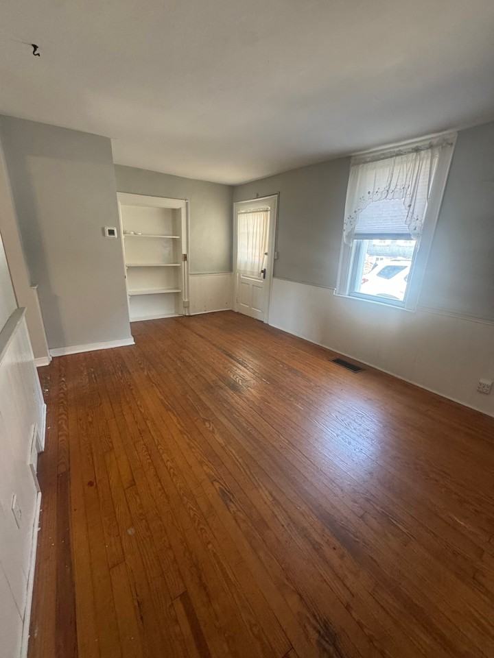 22 E Center St - Photo 4 of 14