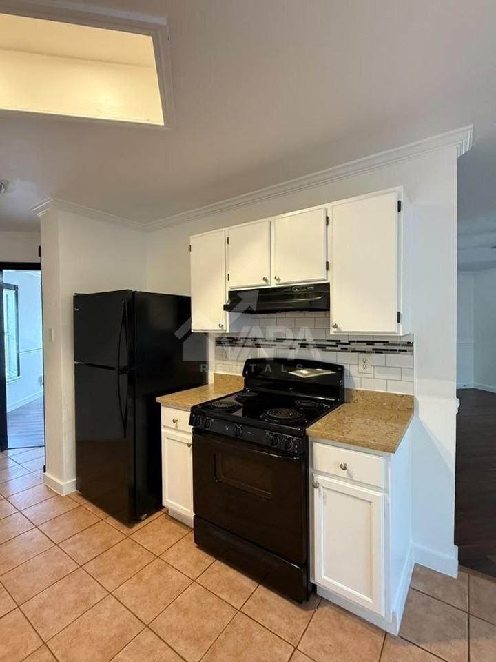 9666 Green Plain Dr - Photo 4 of 18