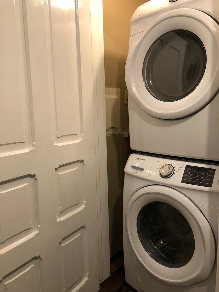 159 E Market St #101 - Photo 4 of 10