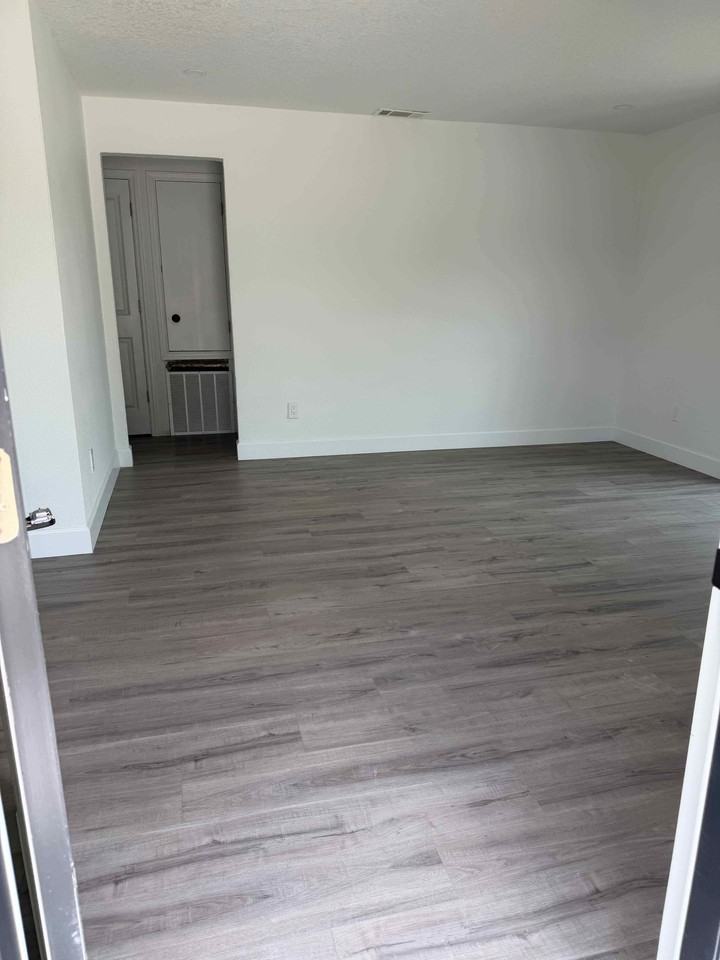 11803 Alafaya Woods Court - Photo 2 of 9
