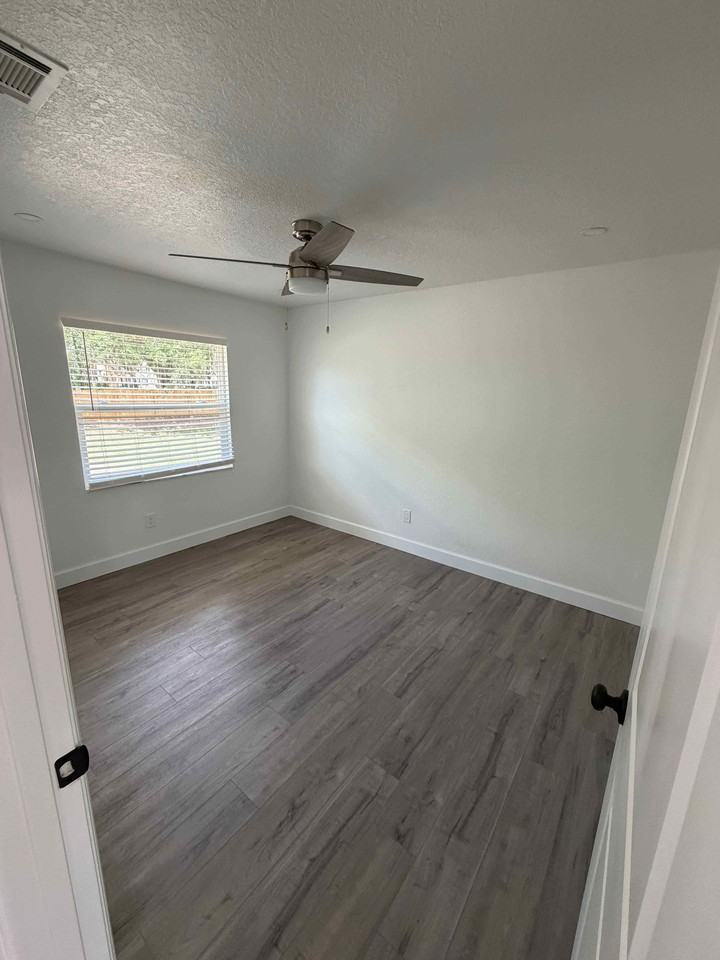 11803 Alafaya Woods Court - Photo 5 of 9