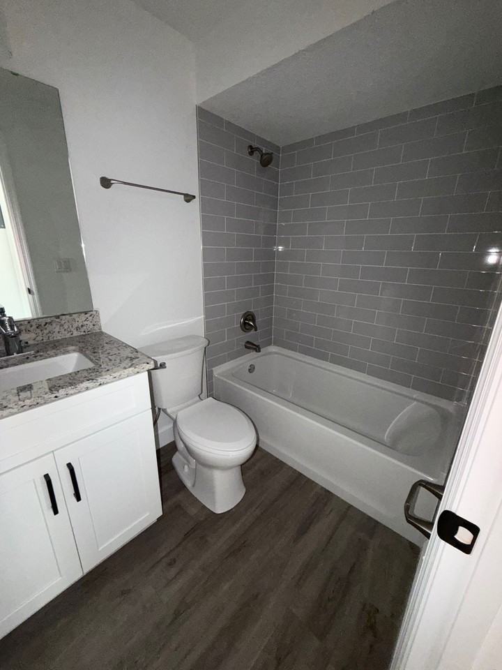 11803 Alafaya Woods Court - Photo 7 of 9